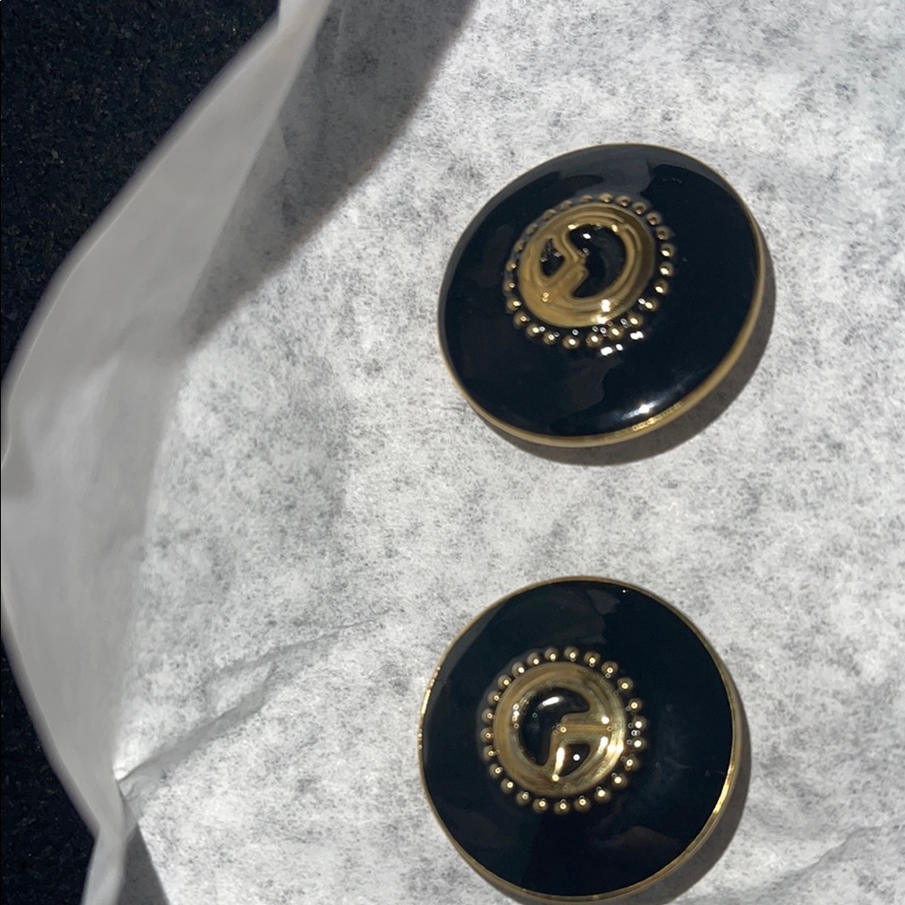 St. John Vintage enamel clip on earrings - Picture 3 of 4